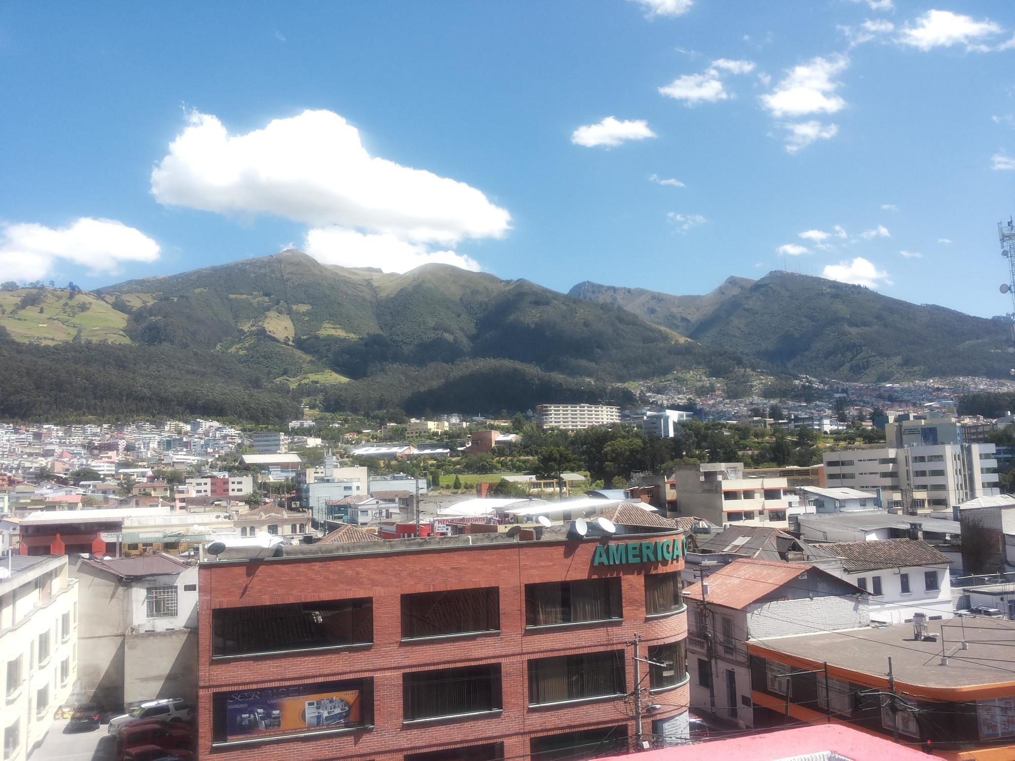 Hotel Lottus Quito Exterior foto