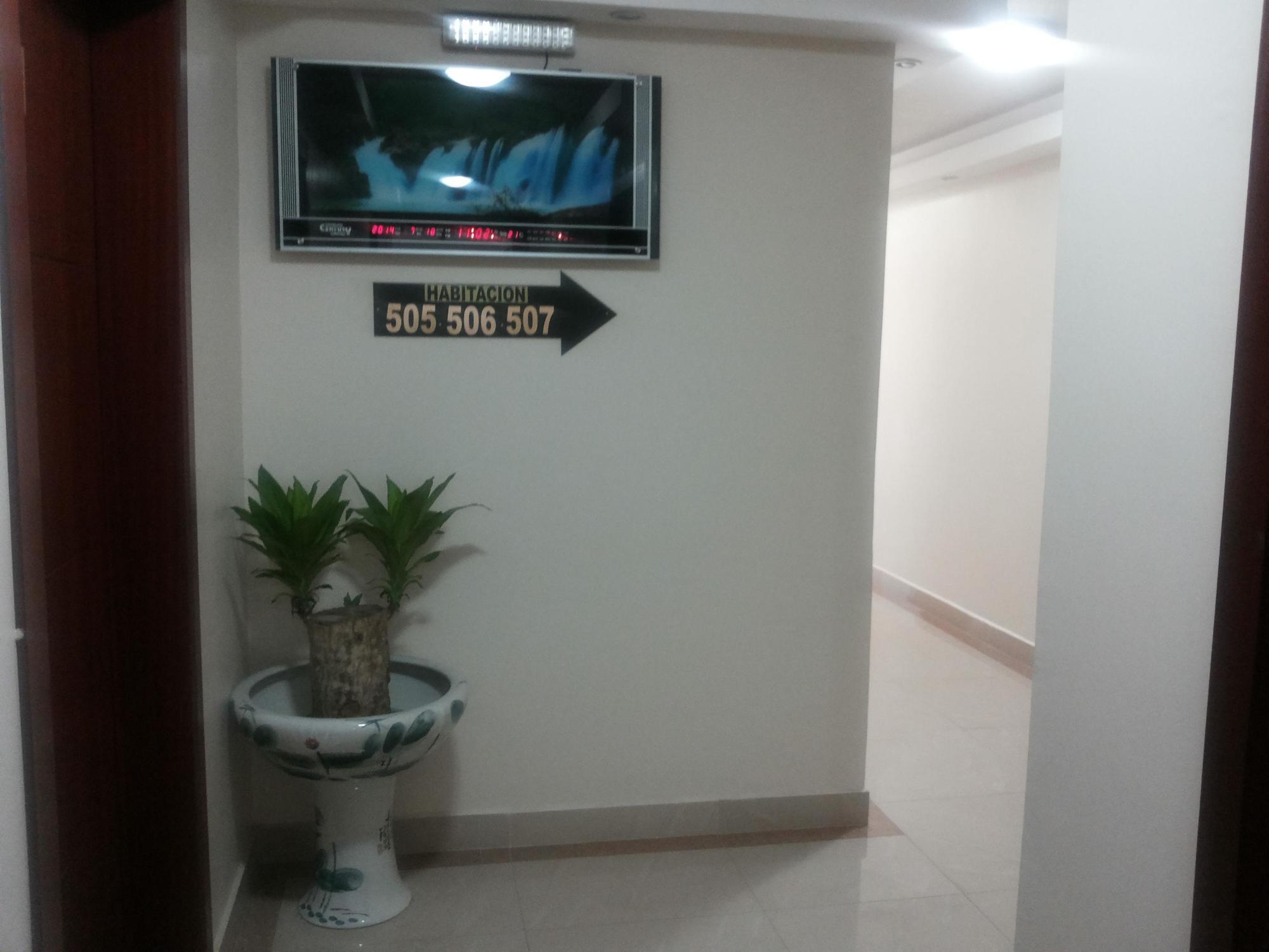 Hotel Lottus Quito Exterior foto